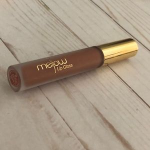 Mellow | Lip Gloss in shade St Tropez